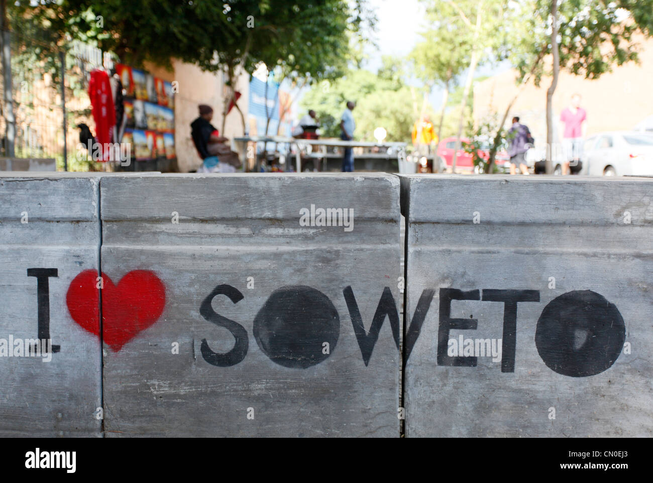 Ich liebe Soweto Graffiti Zeichen auf dem Bürgersteig von Soweto, Johannesburg, Südafrika. Stockfoto