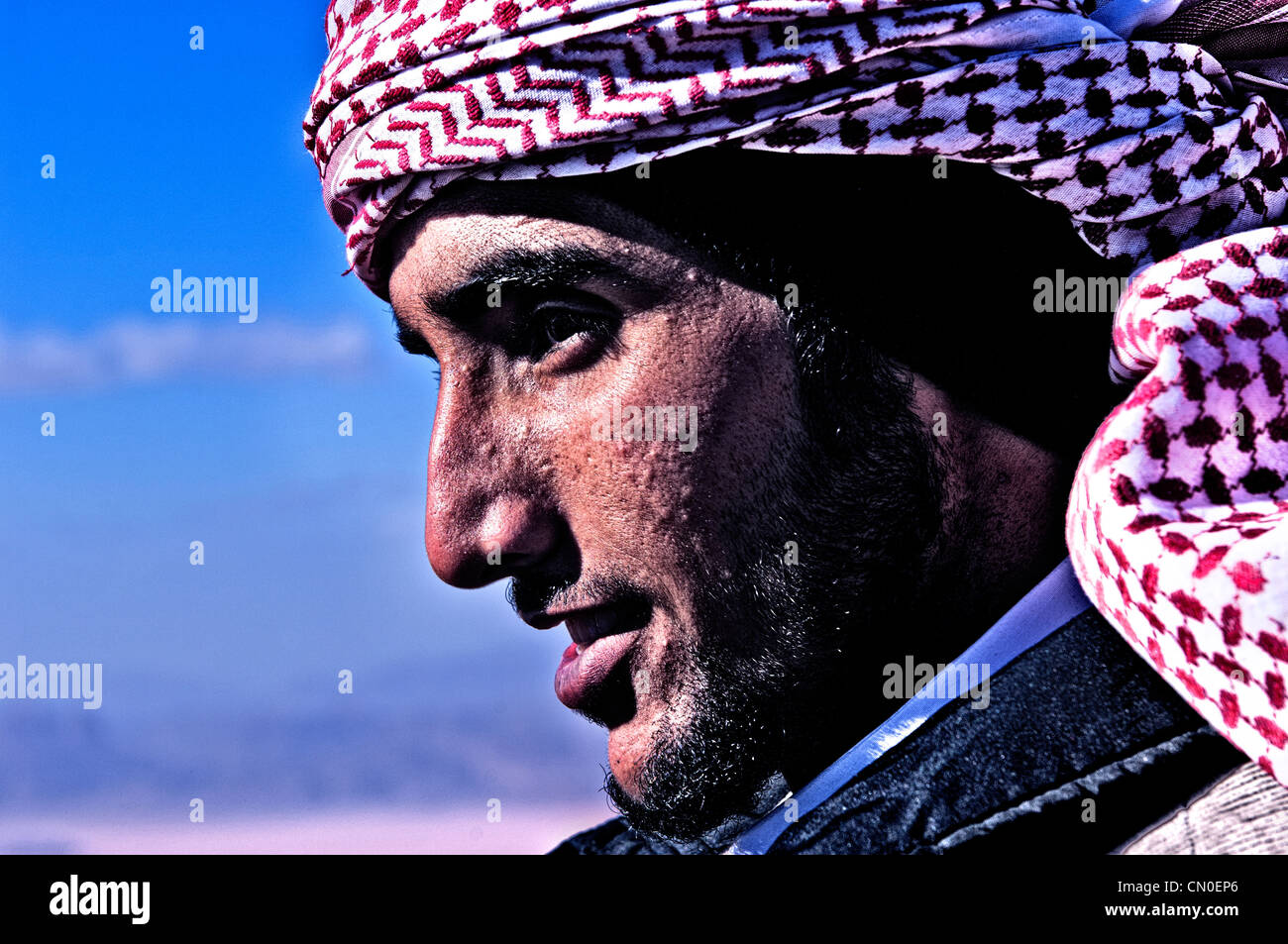 Porträt von einem Howeitat Beduinen Mohamed von Wadi Rum Jordanien Stockfoto