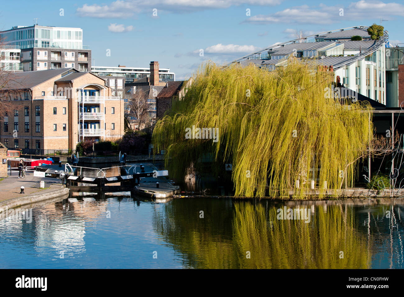 Kanal in Camden, London, Vereinigtes Königreich Stockfoto