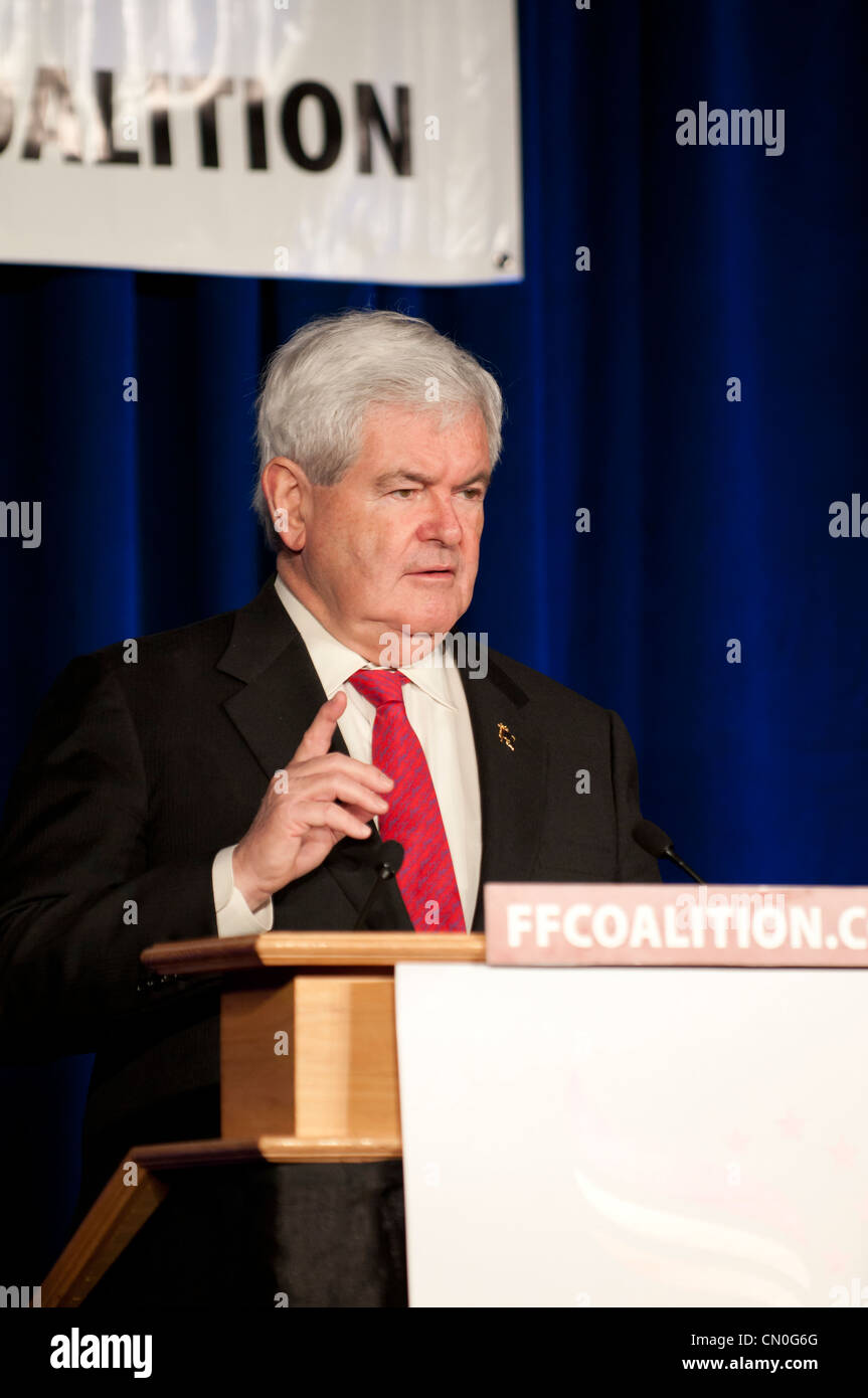 Newt Gingrich kommt zu Wisconsin Unterstützung für die kommenden Vorwahlen in einer GOP politische Kundgebung zu sammeln. Stockfoto