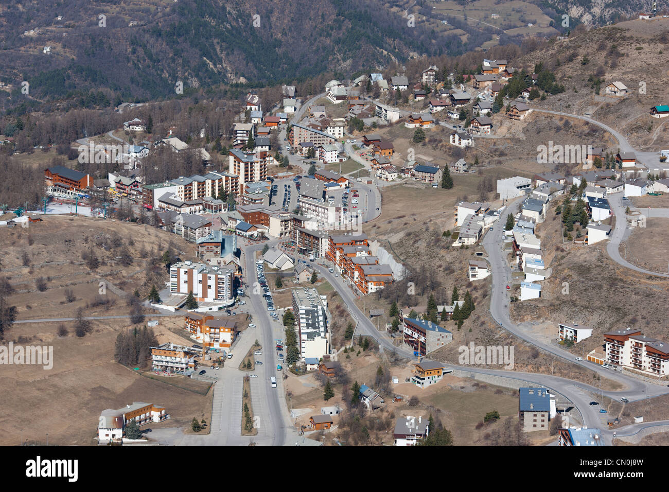 LUFTAUFNAHME. Skigebiet Valberg (1700-2066m). Das Hinterland der französischen Riviera, Frankreich. Stockfoto