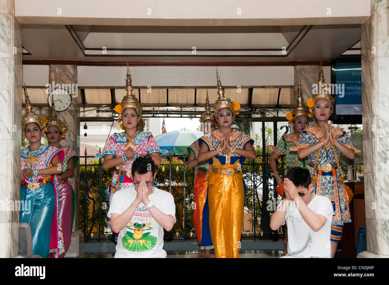 religiösen Tanz in Bangkok Straße Stockfoto