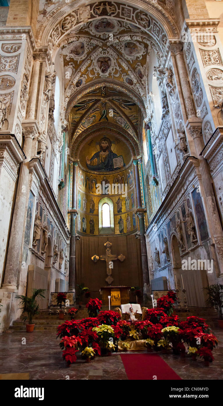 Das Innere der Kathedrale-Basilika von Cefalù. Stockfoto