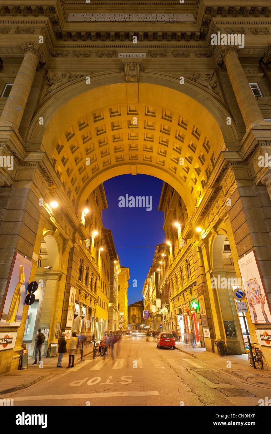 Europa, Italien, Florenz, Piazza della Repubblica in der Dämmerung, Stockfoto