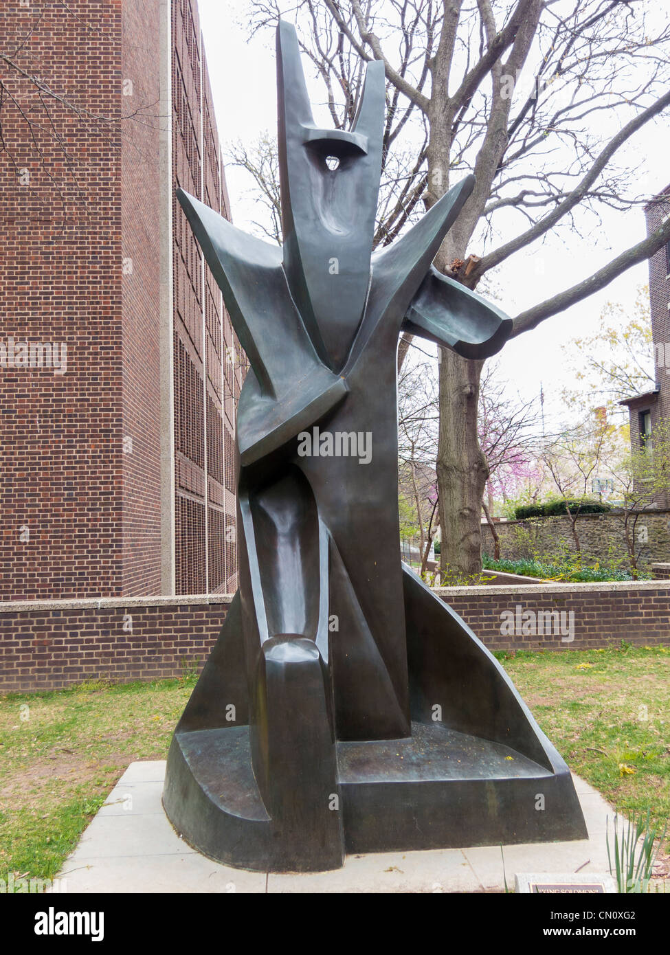 König Solomon, Skulptur von Alexander Archipenko, 1963, University of Pennsylvania, Philadelphia, USA Stockfoto