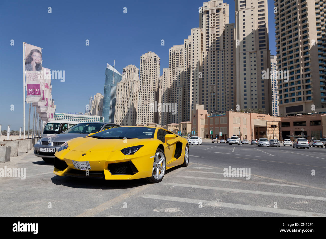 Lamborghini Aventador bei Dubai Marinae Stockfoto