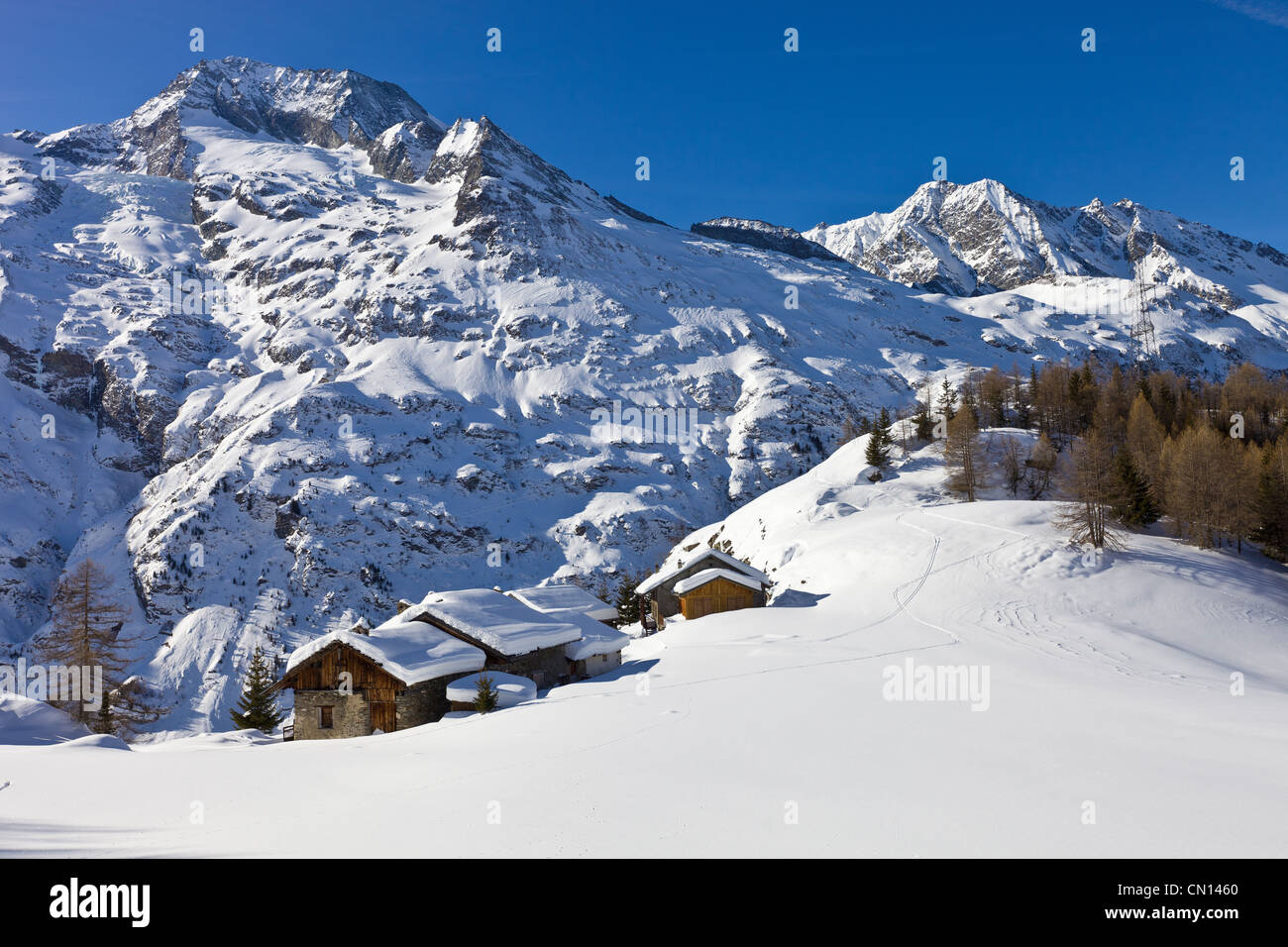 Frankreich, Weide Savoie, Sainte-Foy-Tarentaise, hohen Berg Weiler La Combaz mit Blick auf den Mont Pourri (3779m) in Stockfoto