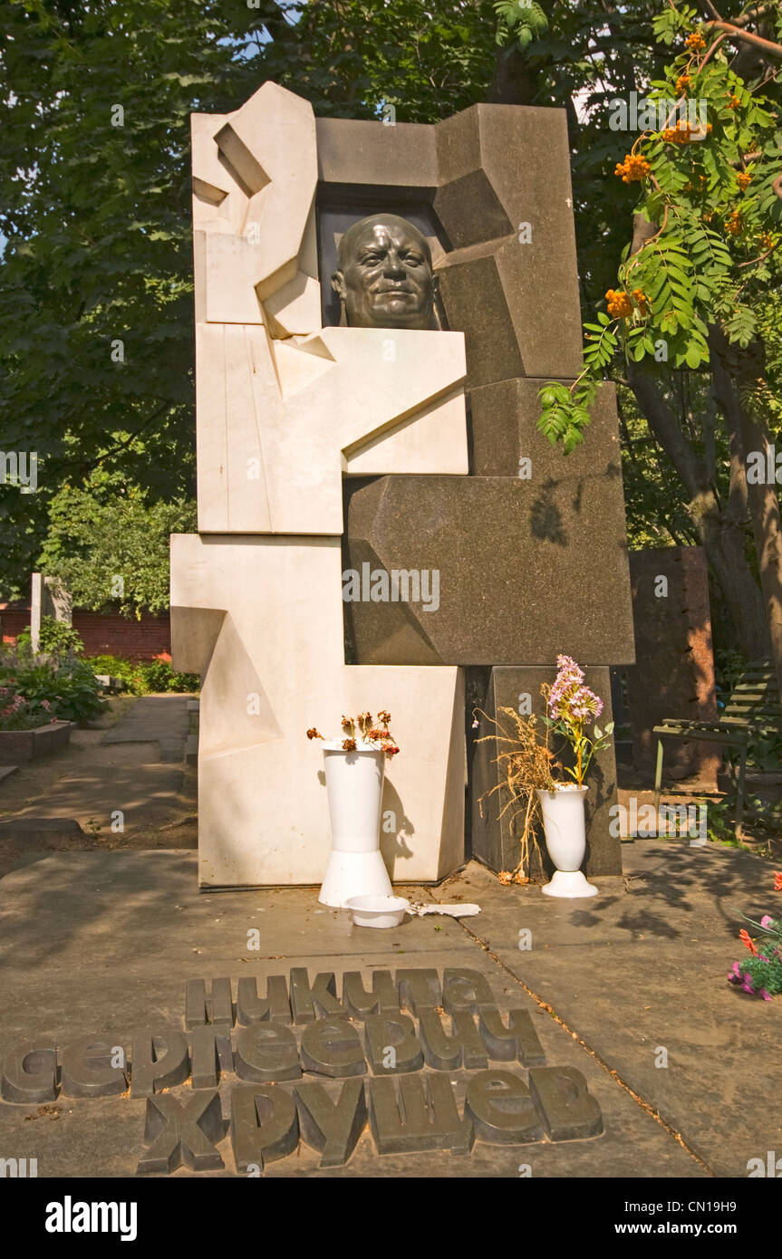 Russland-Moskau-Nowodewitschi-Friedhof Grab von Nikita Chruschtschow Stockfoto