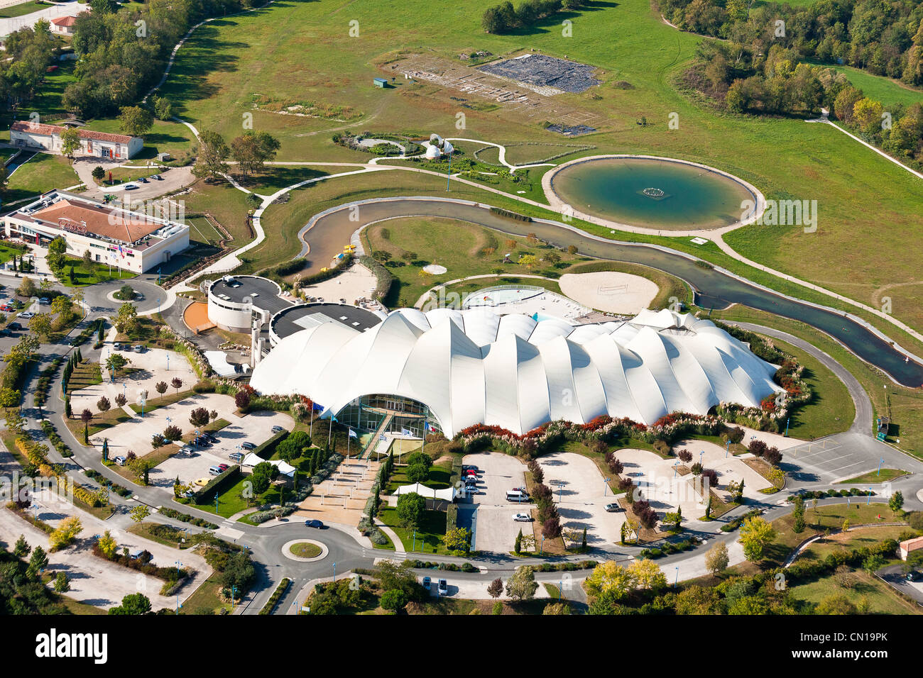Frankreich, Charente Maritime, Jonzac, Les Antilles aquatische Komplex (Luftbild) Stockfoto