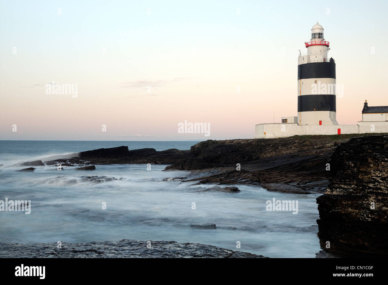 Hook head Leuchtturm Wexford Irland irisches Meer Atlantik Haken Halbinsel ältesten intakt operativen Licht Welt weltweit Stockfoto