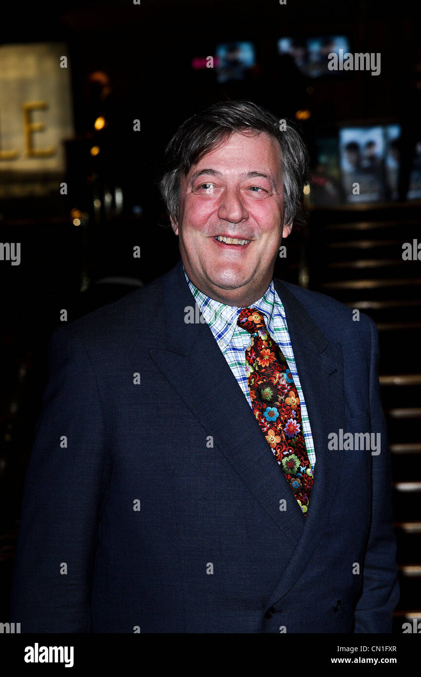 03.09.2011. Stephen Fry besucht die UK-Premiere von THE EAGLE 9. März 2011. Bildnachweis sollte lauten: Julie Edwards Stockfoto