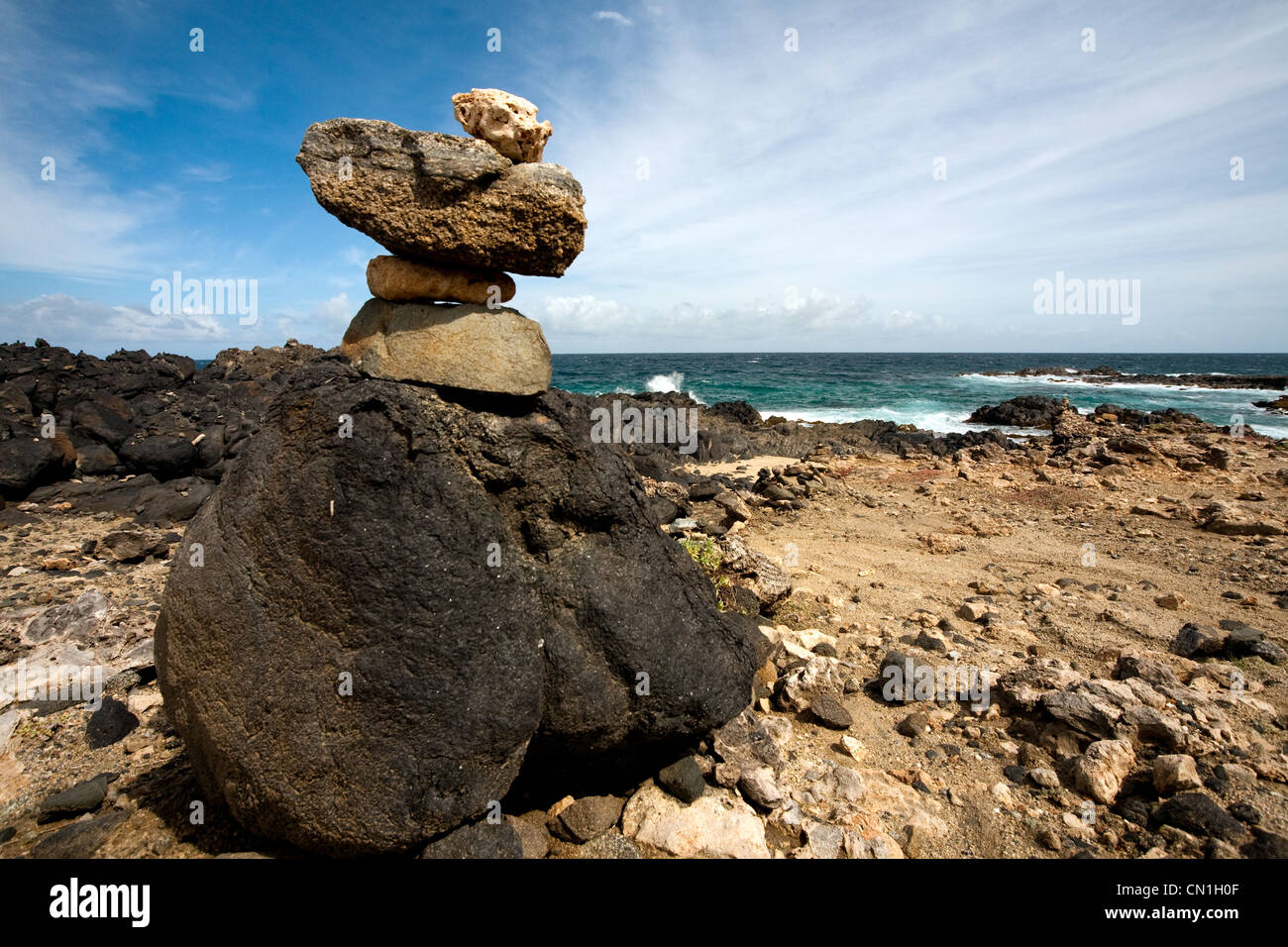Aruba Küste Meer Felsen gestapelt Wasser Wunsch wollen Felsen Stockfoto