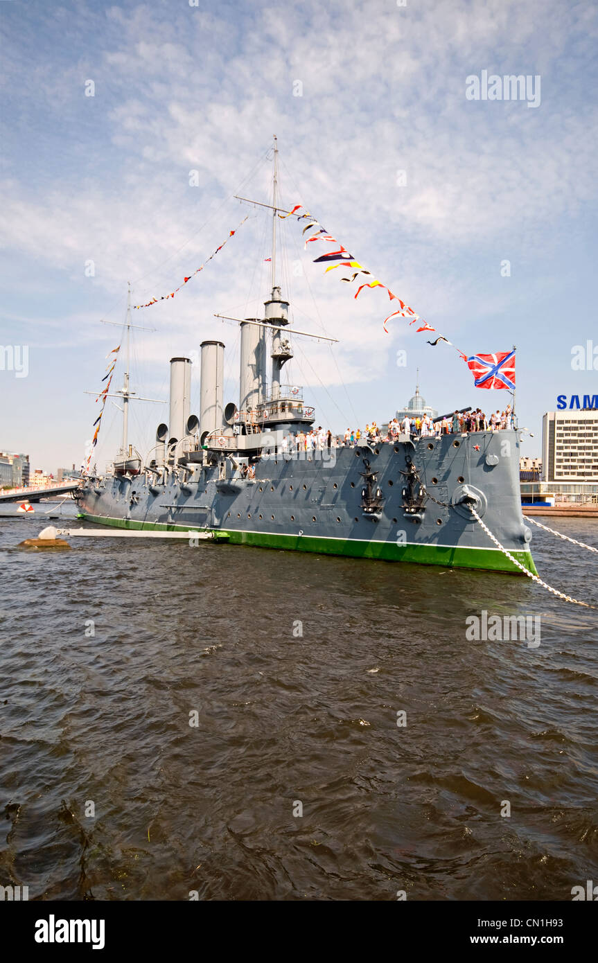Russland Sankt Petersburg SS Aurora Schiff, von denen der erste Schuss abgefeuert wurde, um den Beginn der russischen Revolution zu signalisieren Stockfoto