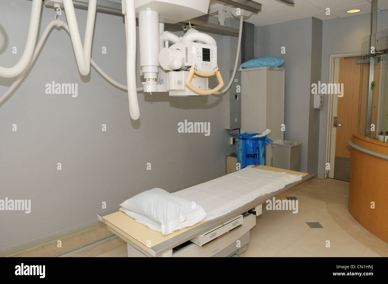 Röntgenraum in einem Krankenhaus Stockfoto