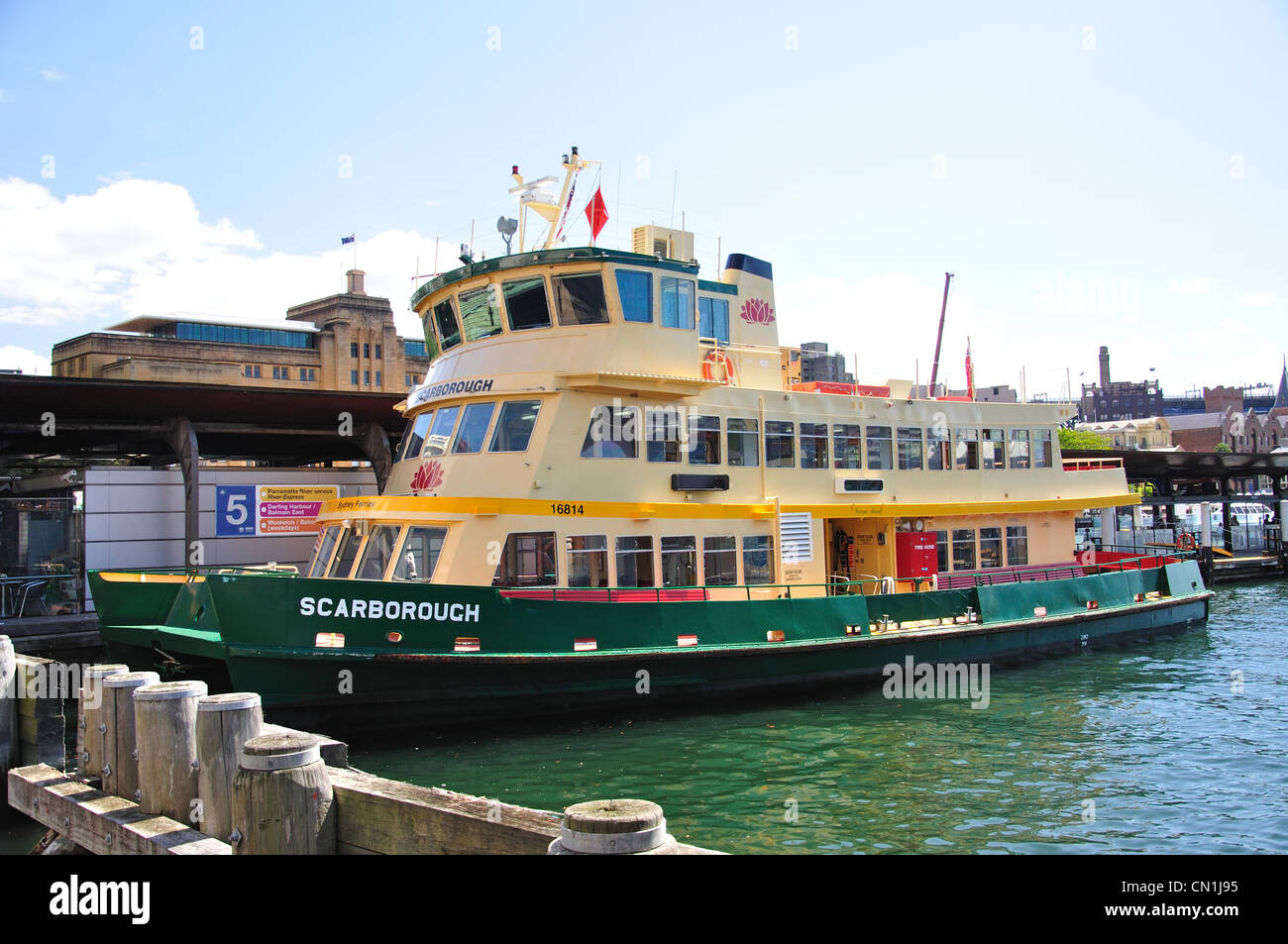 "Scarborough" Sydney Ferry am Circular Quay, Central Business District, Sydney, New South Wales, Australien Stockfoto