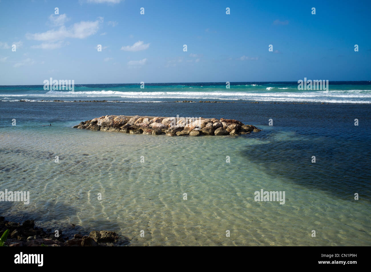 Strand und Meer Blick vom Chalet in der Luxus-Ferienanlage des Half Moon Hotel in Montego Bay, Jamaika Stockfoto