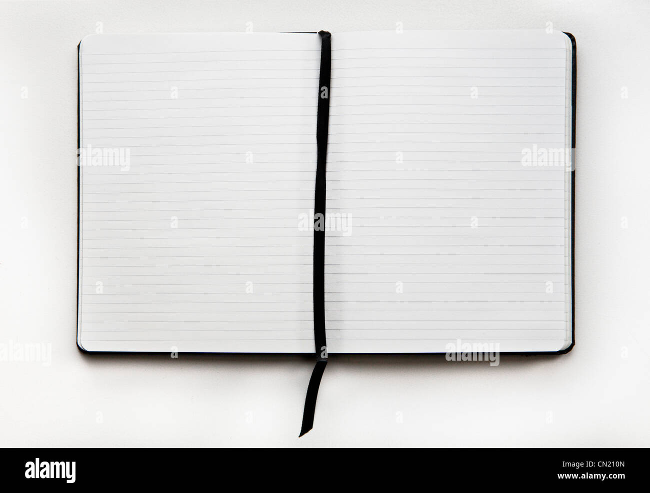Ein Tagebuch mit einer Textmarke in der Mitte Stockfoto
