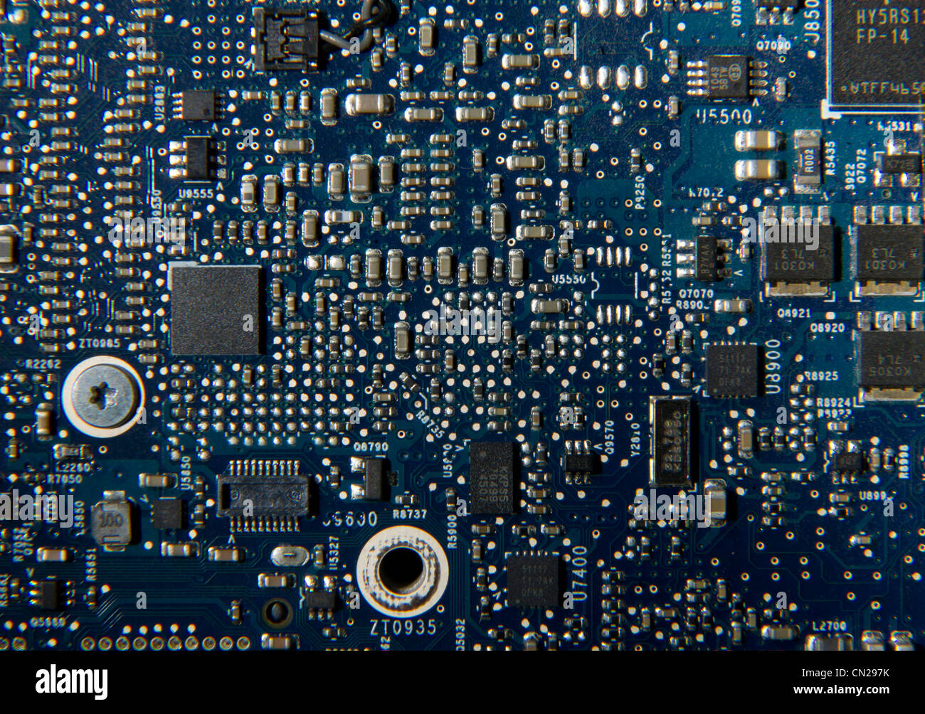 Das Innere eines Apple MacIntosh MacBook Pro Computer mit verschiedenen