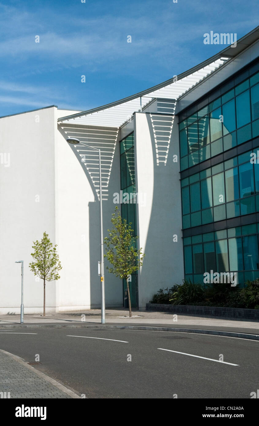 Swansea SA1 Quartal Neuentwicklung zeigt ein modernes Bürogebäude, Südwales Stockfoto