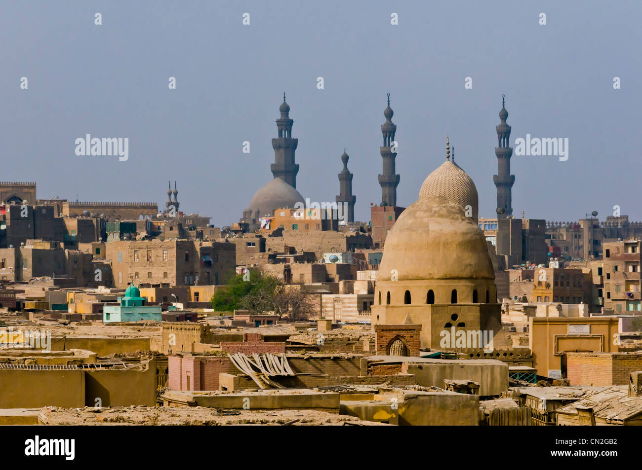 Blick auf die Stadt von den Toten und Alt Kairo-Ägypten Stockfoto