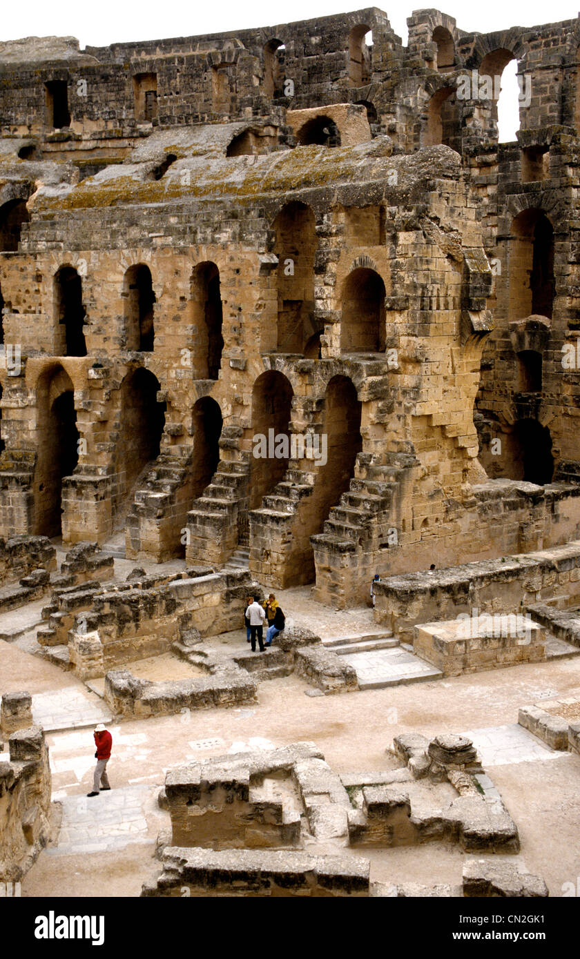 El Jem Amphitheater. -im Gouvernorat Mahdia Tunesien. Es ist die Heimat einiger der eindrucksvollsten römischen bleibt in Afrika. Stockfoto