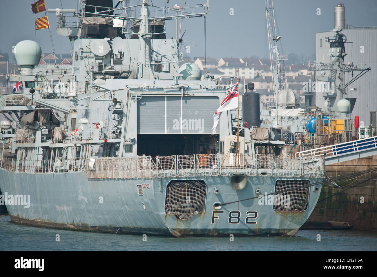 Königliche Marine-Fregatten im Hafen von Devonport, Plymouth Stockfoto