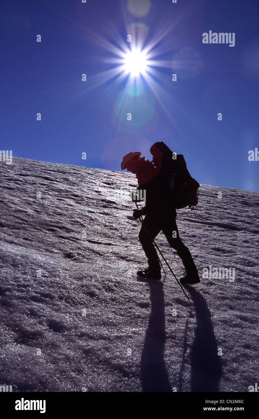 Backpacker Wandern auf Prince Of Wales polare Eiskappe, Ellesmere Insel, Nunavut Stockfoto