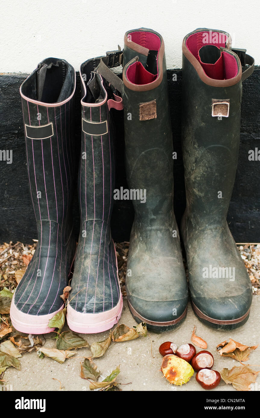 Zwei Paar Gummistiefel Stockfoto