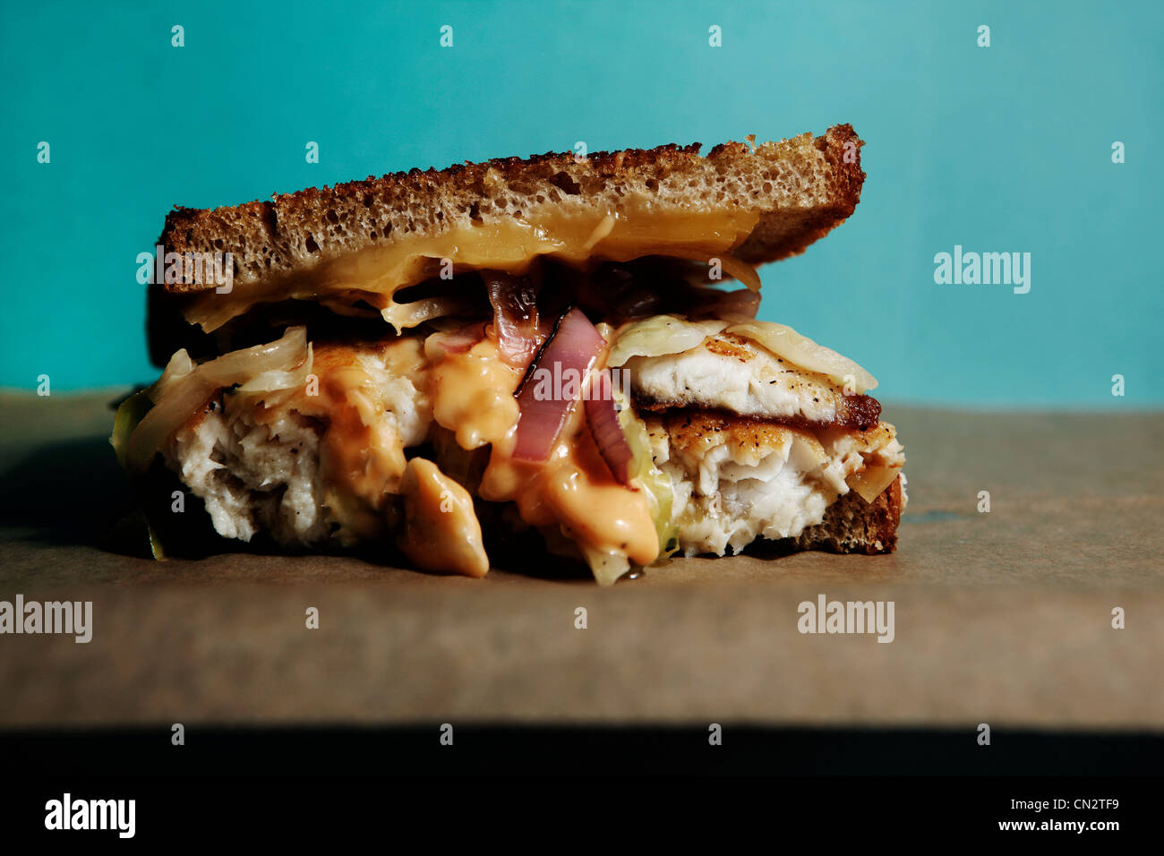 Tilapia Reuben sandwich Stockfoto