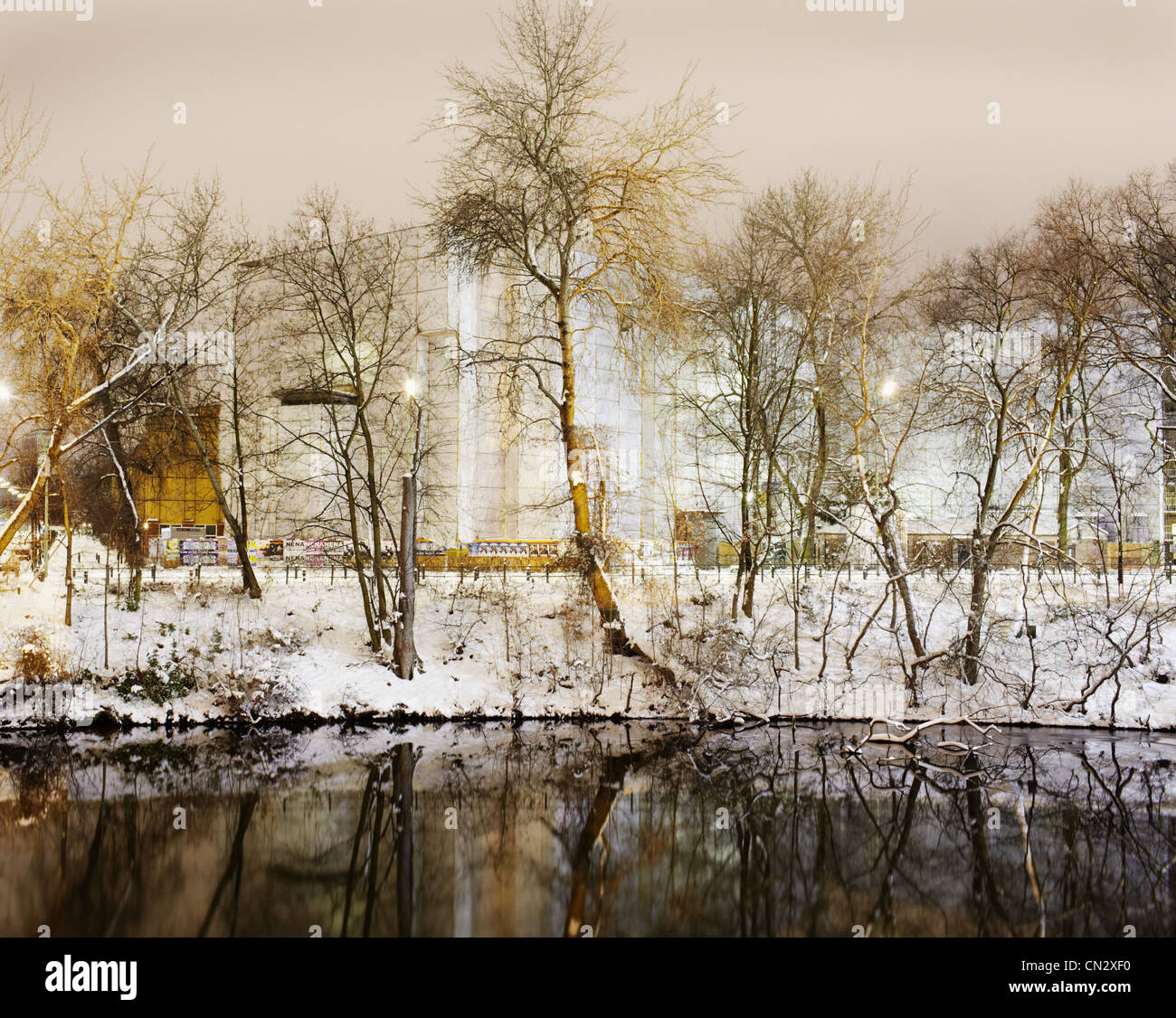 See mit Schnee Stockfoto
