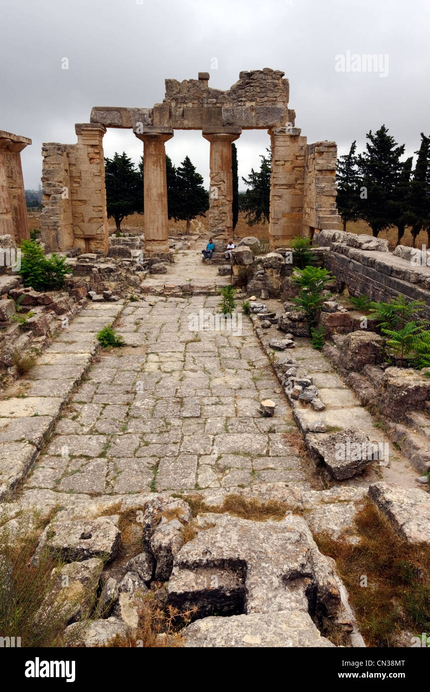 Cyrene. Libyen. Blick auf das Innere der Tempel des Zeus, auf der Suche nach vorne, die Gesichter von Osten wie die meisten griechischen Tempel Stockfoto