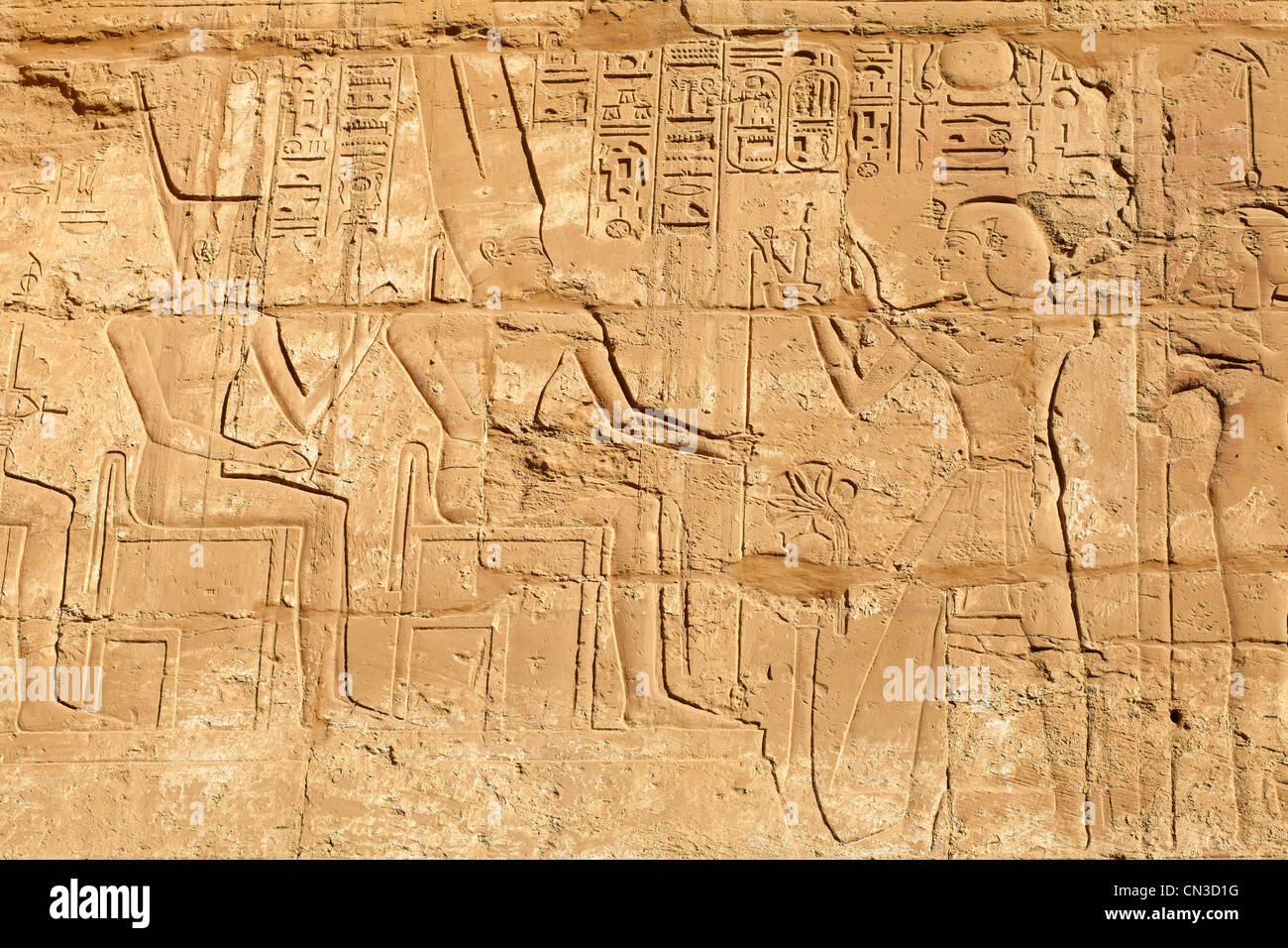 Hieroglyphen im Tempel des Amun in Karnak Tempel, Luxor, Ägypten Stockfoto