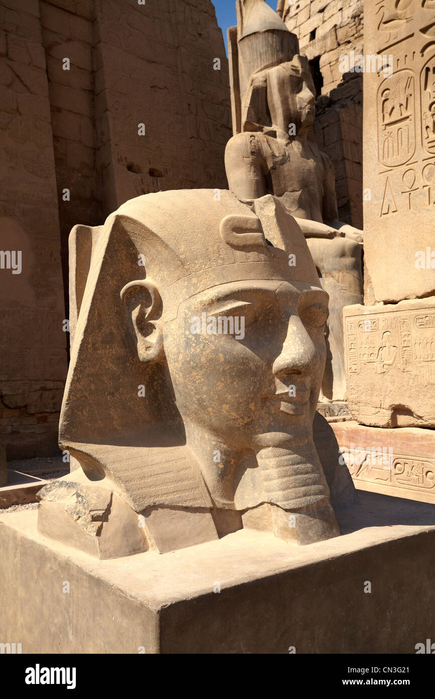 Kopf des Pharaos im Luxor-Tempel, Luxor, Ägypten Stockfoto