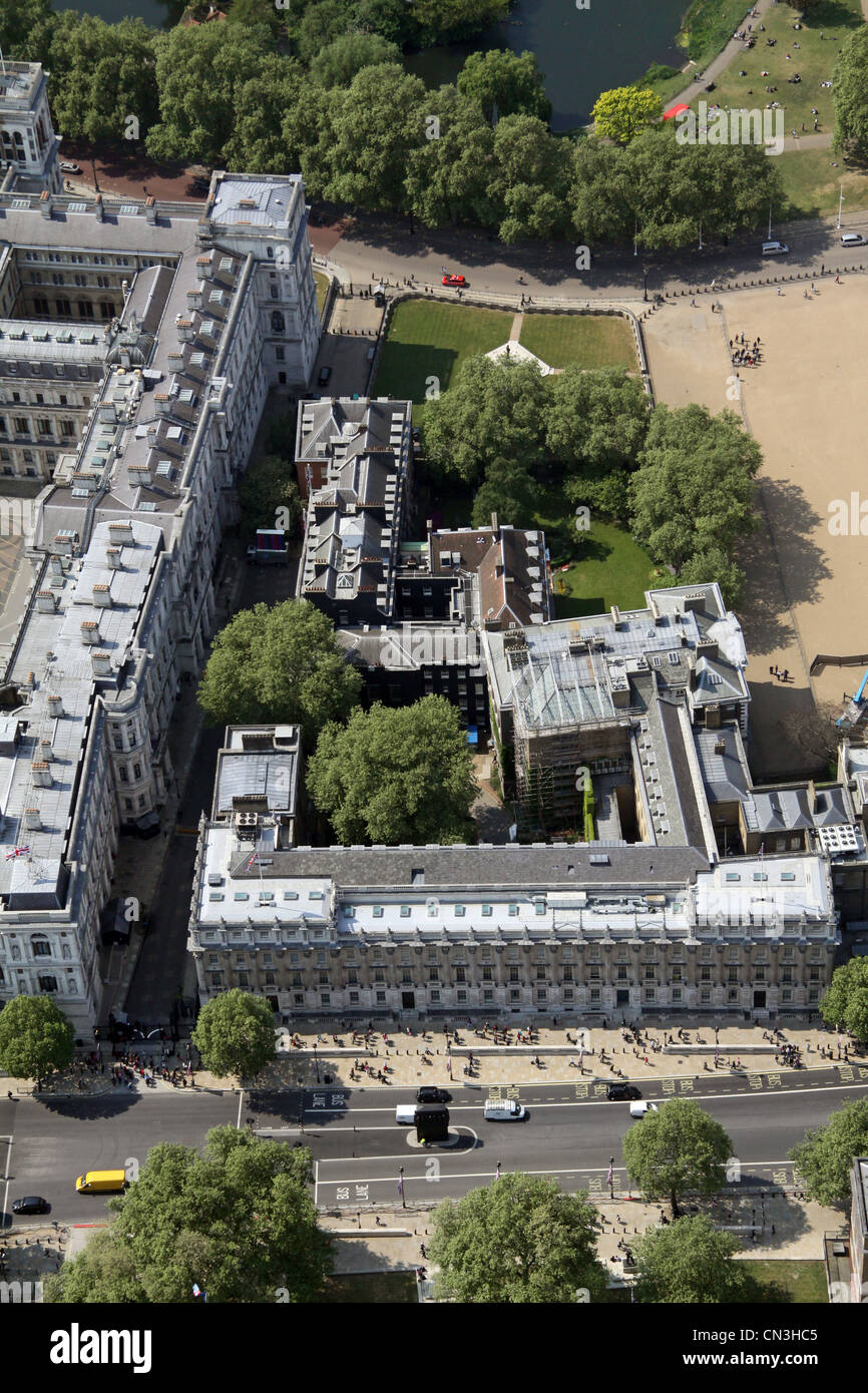 Luftaufnahme der Downing Street, The Cabinet Office und Treasury Building, Whitehall, London SW1 Stockfoto