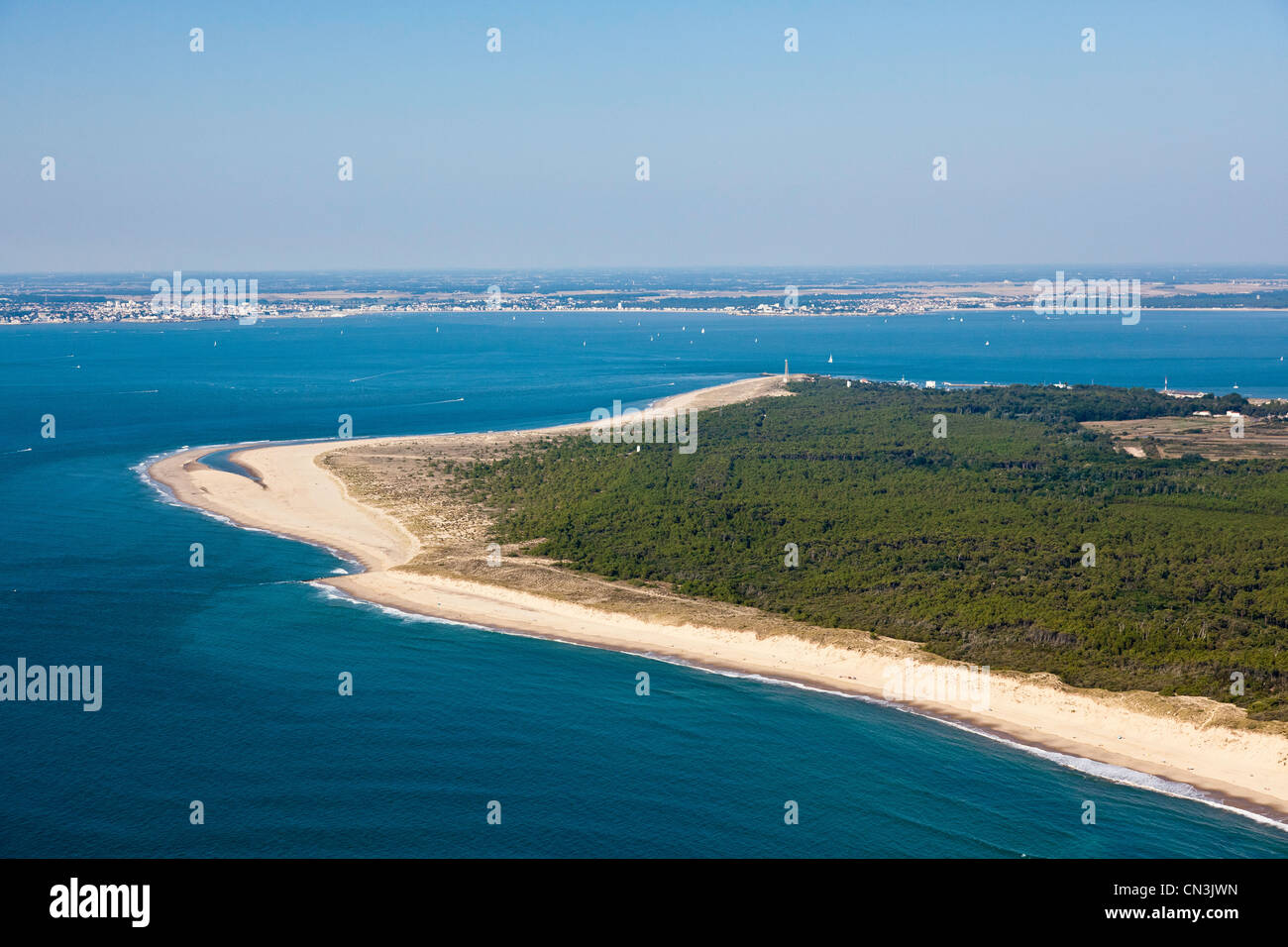 Frankreich, Gironde, Le Verdon Sur Mer, La Pointe de Grave mit Blick auf die Mündung der Gironde (Luftbild) Stockfoto