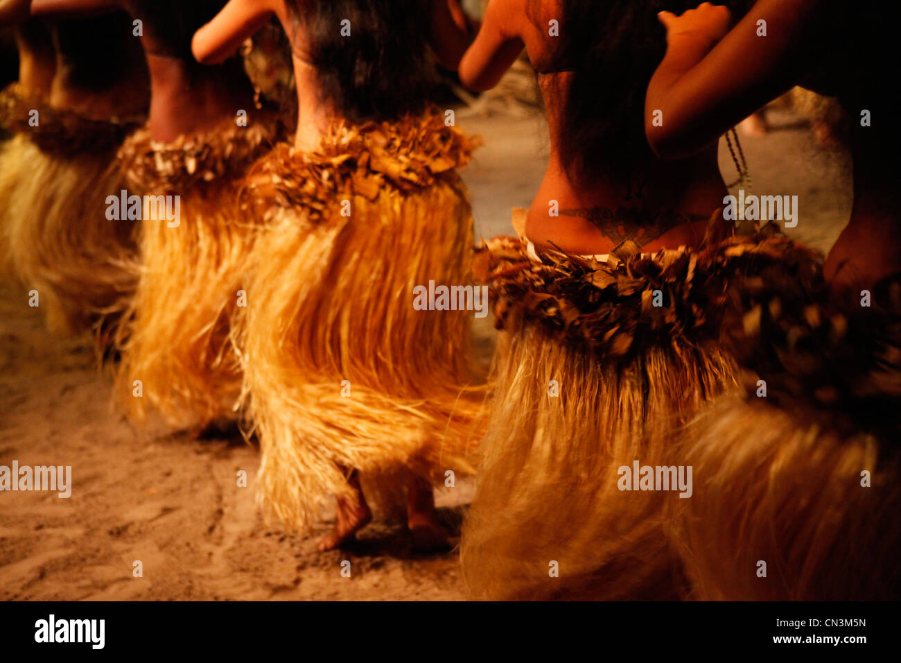 Frankreich, Französisch-Polynesien, Gesellschaft Schären, Inseln unter dem Winde, Moorea, Tiki Village Theater, traditionelle Tänze Stockfoto