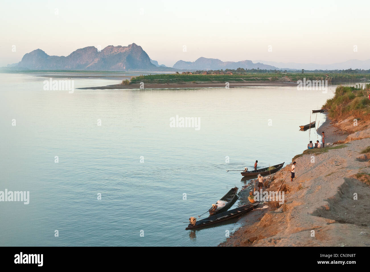 Myanmar (Burma), Karen-Staat, Hpa, Thanlwin Fluss Stockfoto