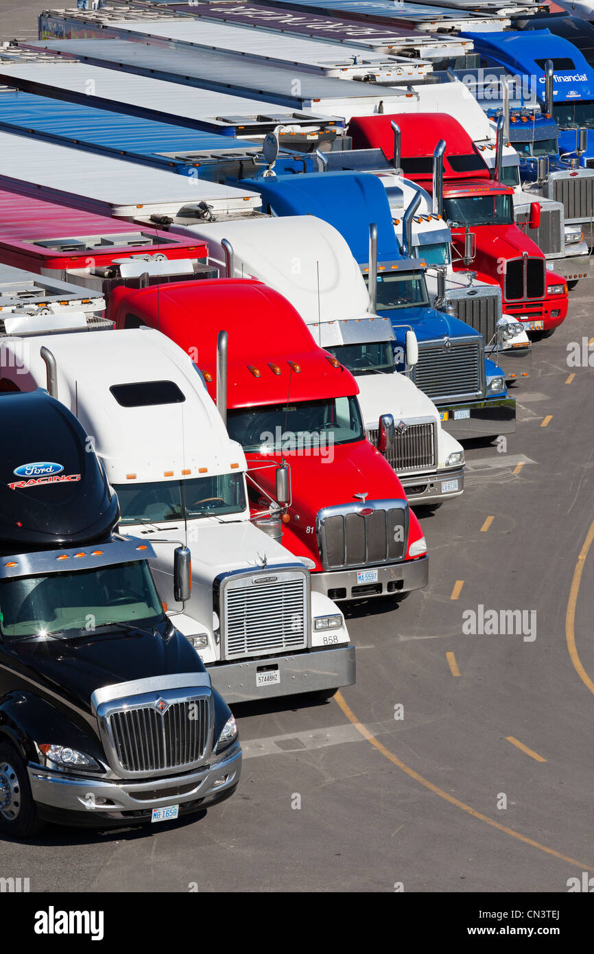 Kanada, Provinz Quebec, Montreal, NASCAR-Rennen auf dem Circuit Gilles Villeneuve auf Île Notre Dame, farbige LKW Stockfoto