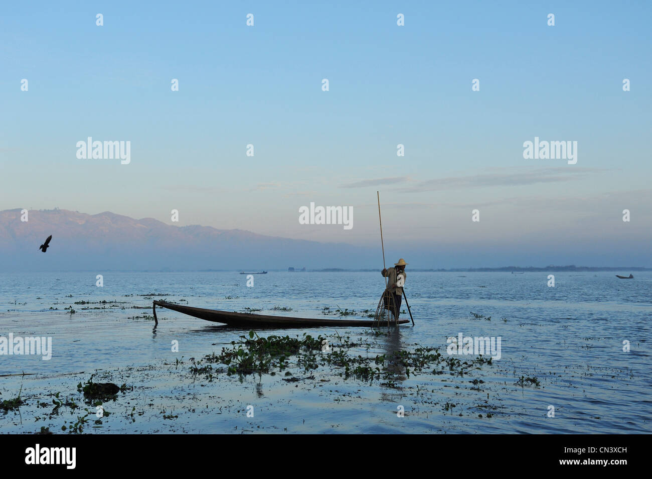 Myanmar (Burma), Shan-Staat, Inle-See, Fischer Intha Volksgruppe Stockfoto
