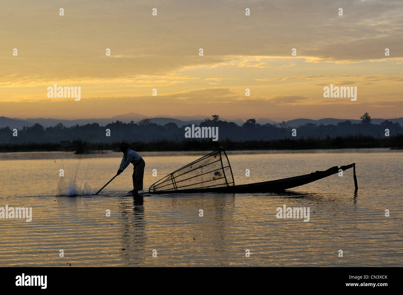 Myanmar (Burma), Shan-Staat, Inle-See, Fischer Intha Volksgruppe Stockfoto