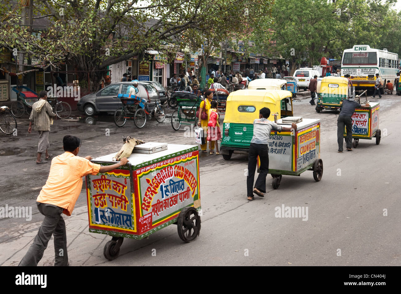 Belebte Straße in Indien Stockfoto
