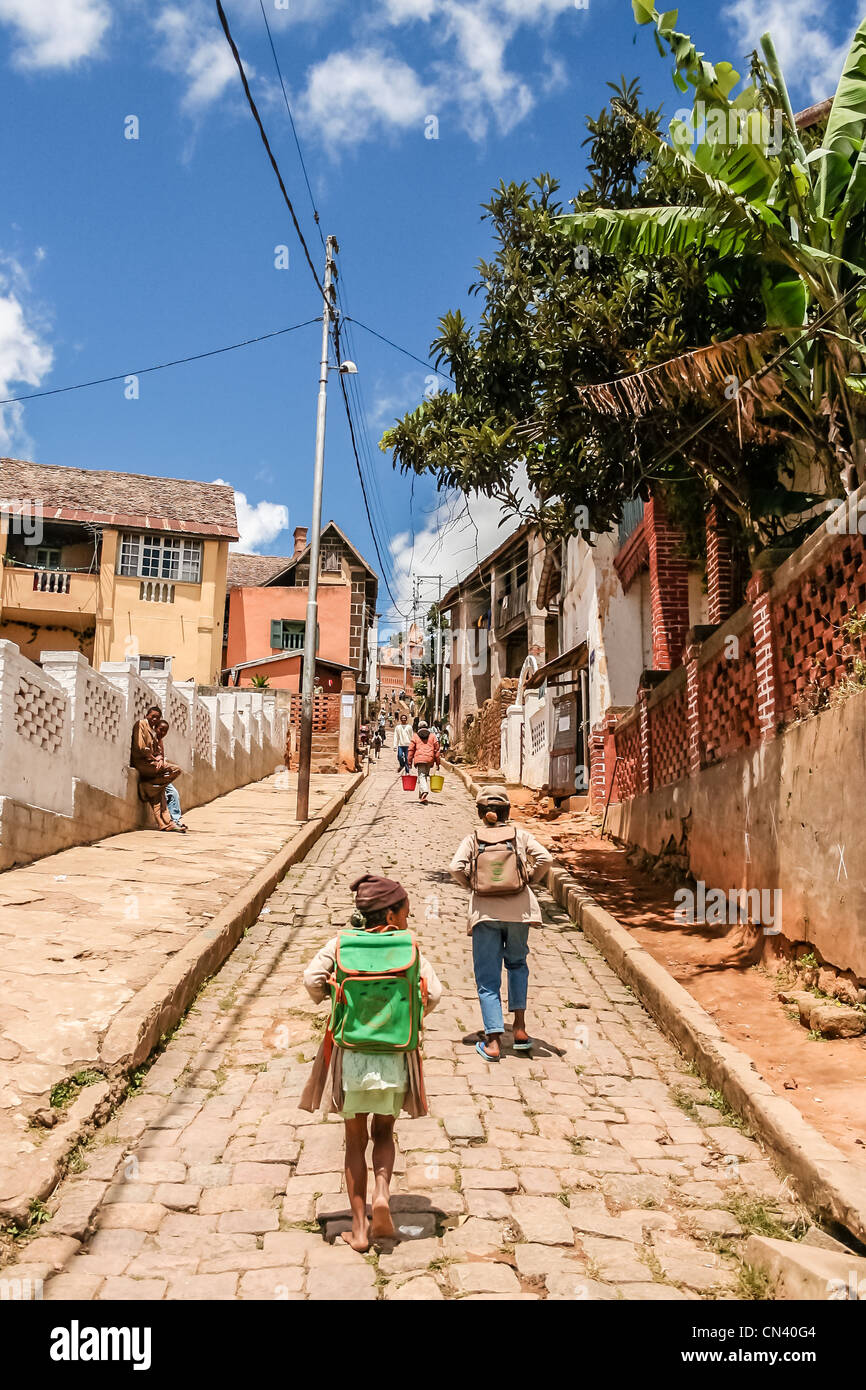 Madagassische Kinder in der Altstadt von Fianarantsoa, Madagaskar Hochland Stockfoto