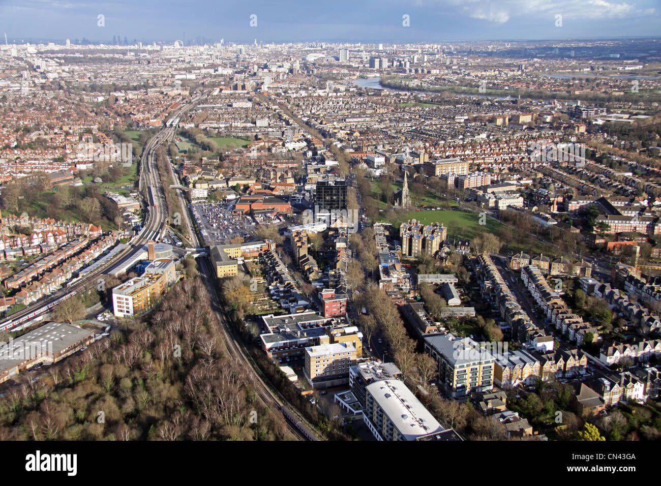 Luftbild von Gunnersbury & Chiswick östlich über Turnham Green in Richtung Chiswick Common, London W4 Stockfoto