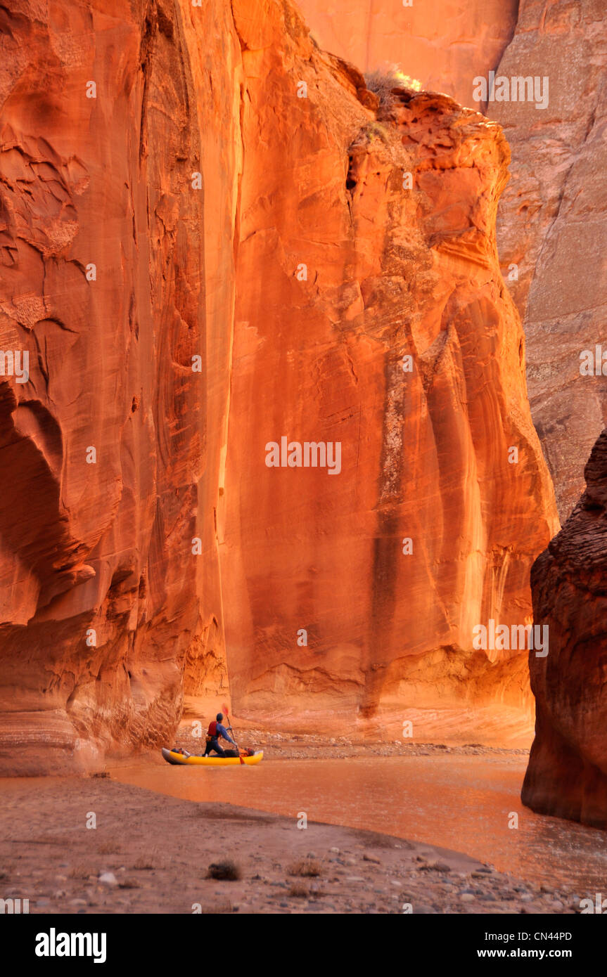 Aufblasbare Kajakfahrer auf Arizonas Paria River. Stockfoto