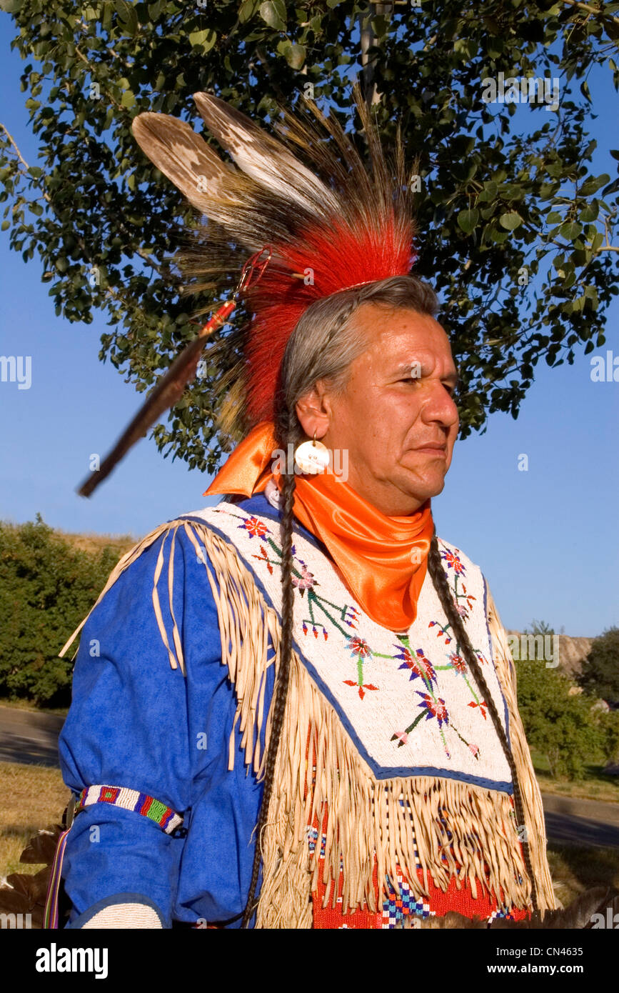 Mann in traditioneller Tanz Regalia, Kamloopa Pow Wow, Kamloops, Britisch-Kolumbien Stockfoto