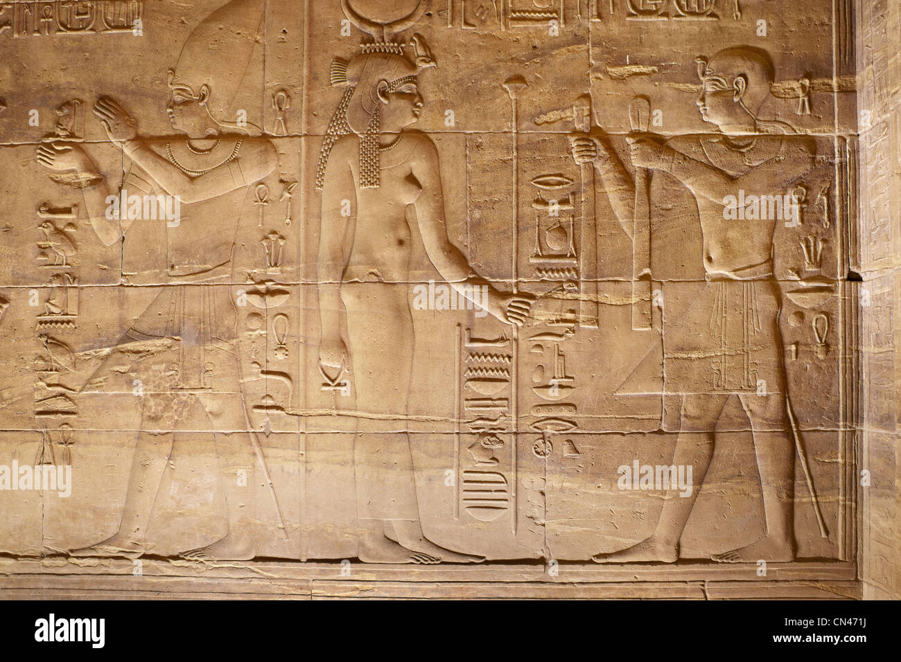 Ägypten - der Tempel der Isis in Philae Island, Relief der Göttin Isis Tempel, UNESCO Stockfoto