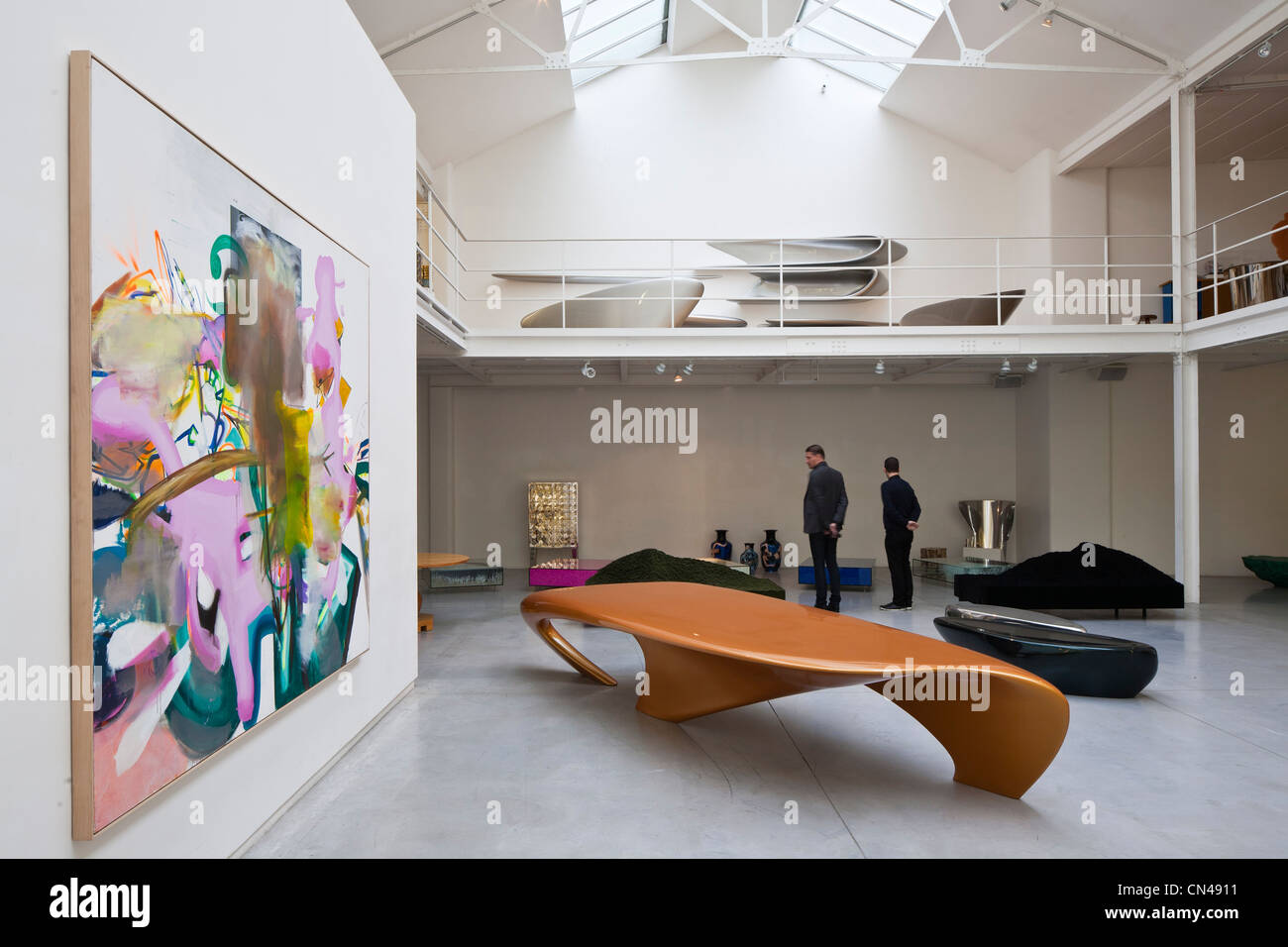 Vereinigtes Königreich, London, Lambeth, David Gill Gallery mit Möbeln von Architektin Zaha Hadid Stockfoto