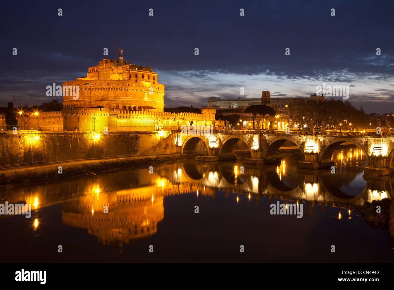 Rom - Engel Schloss und Brücke in Morgen Stockfoto