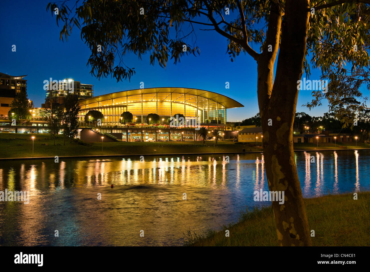 Australien, South Australia, Adelaide River Torrens, Elder Park, Adelaide Convention Centre Stockfoto