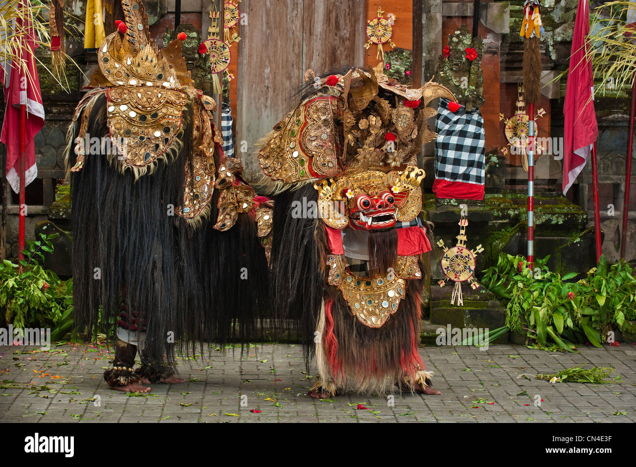 Indonesien, Bali Insel, Batubulan Dorf Barong Tanz, der Barong, König des Heiligen Geistes, halb Löwe halb Schlange Stockfoto